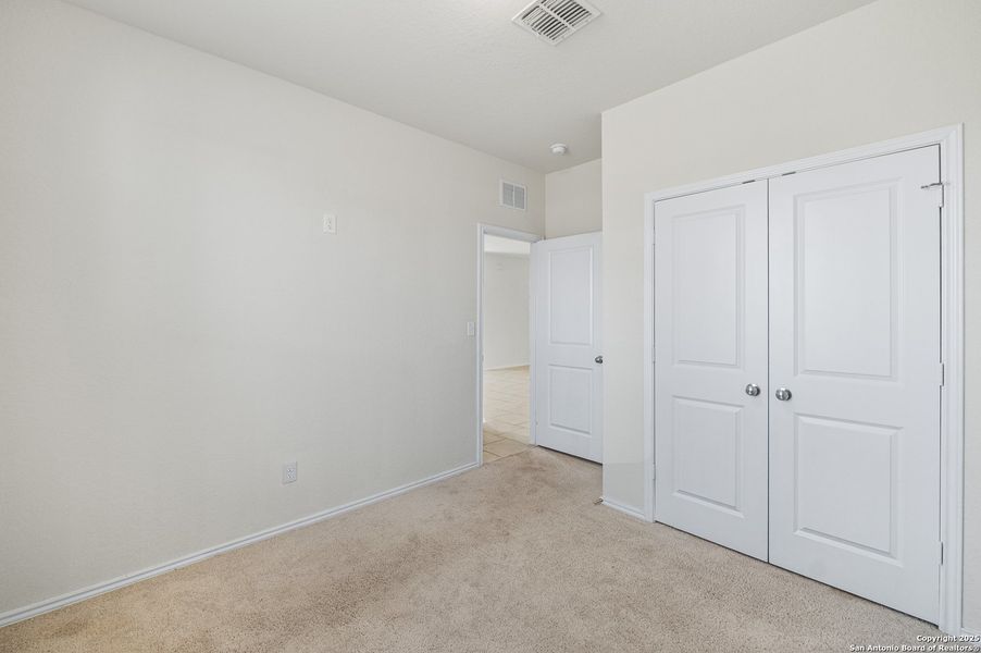 Spacious, unfurnished interior of a new home in Cinco Lakes, San Antonio (Image 21). Spacious, unfurnished interior of a new home in Cinco Lakes, San Antonio (Image 21).