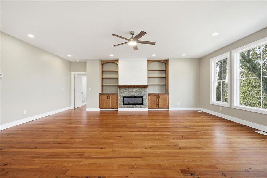 Spacious, unfurnished interior of a new home in , North Charleston (Image 24).