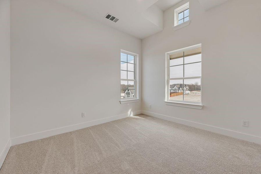 Spacious, unfurnished interior of a new home in Providence Cove, McKinney (Image 26).