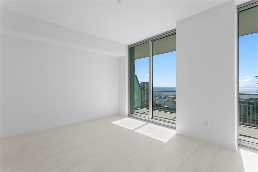 Spacious, unfurnished interior of a new home in , St. Petersburg (Image 29). Spacious, unfurnished interior of a new home in , St. Petersburg (Image 29).