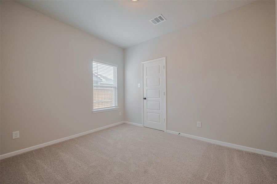 Spacious, unfurnished interior of a new home in Woodland Lakes, Huffman (Image 22).