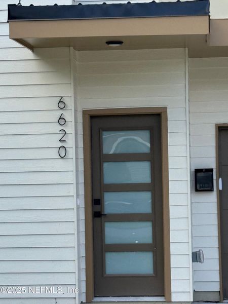 Exterior details and patio area of a home in , Jacksonville (Image 11).