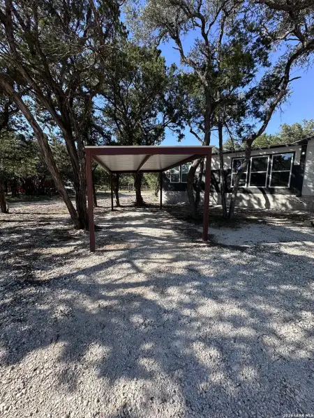 Community amenities in , Lakehills (Image 30).
