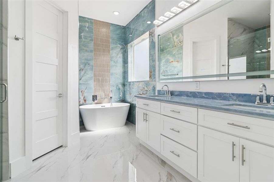 Furnished interior view inside a new home in , Irving (Image 12).