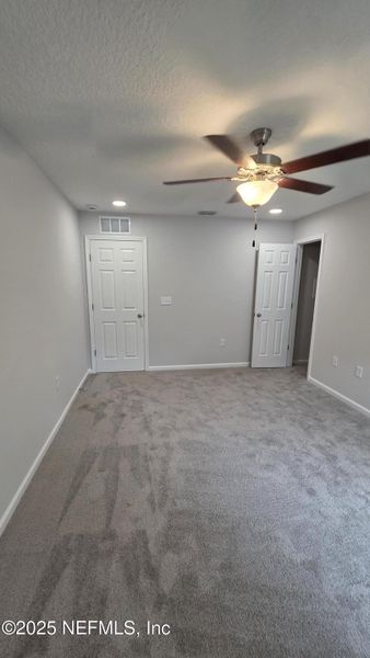 Spacious, unfurnished interior of a new home in , Jacksonville (Image 10).