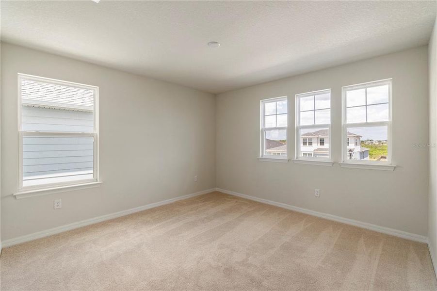 Spacious, unfurnished interior of a new home in , Orlando (Image 31).