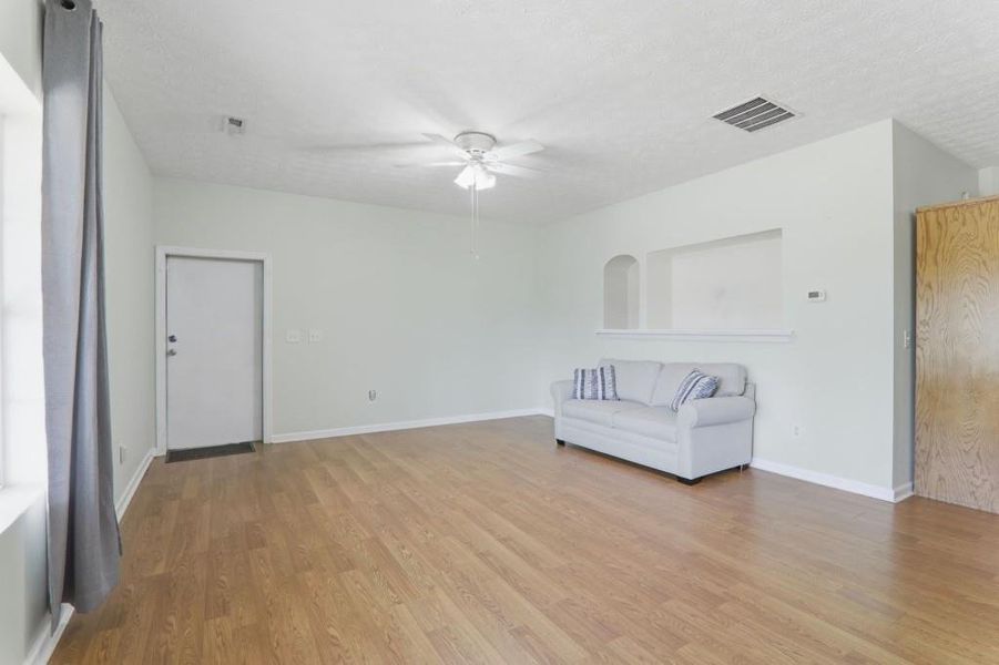Spacious, unfurnished interior of a new home in , Senoia (Image 91).