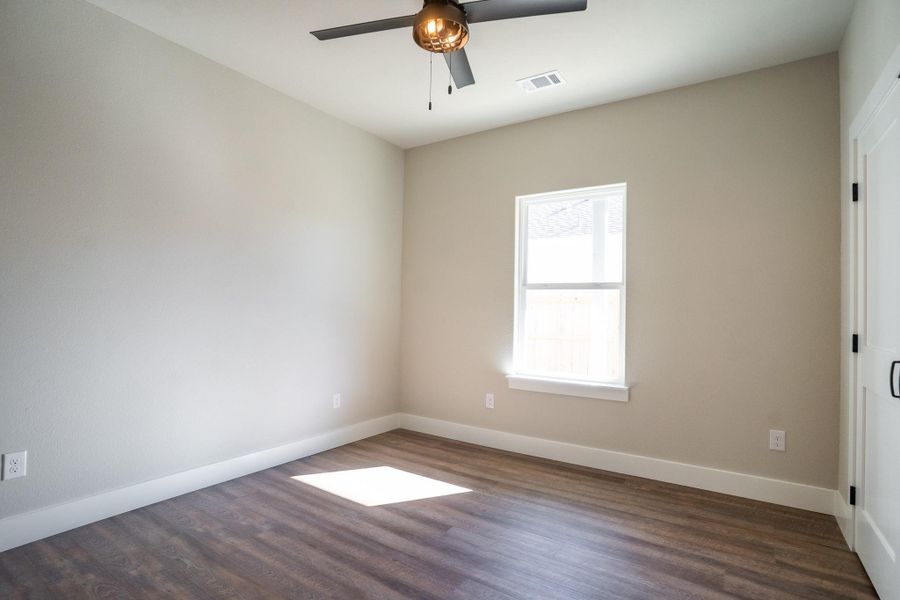 Spacious, unfurnished interior of a new home in , Smithville (Image 23).