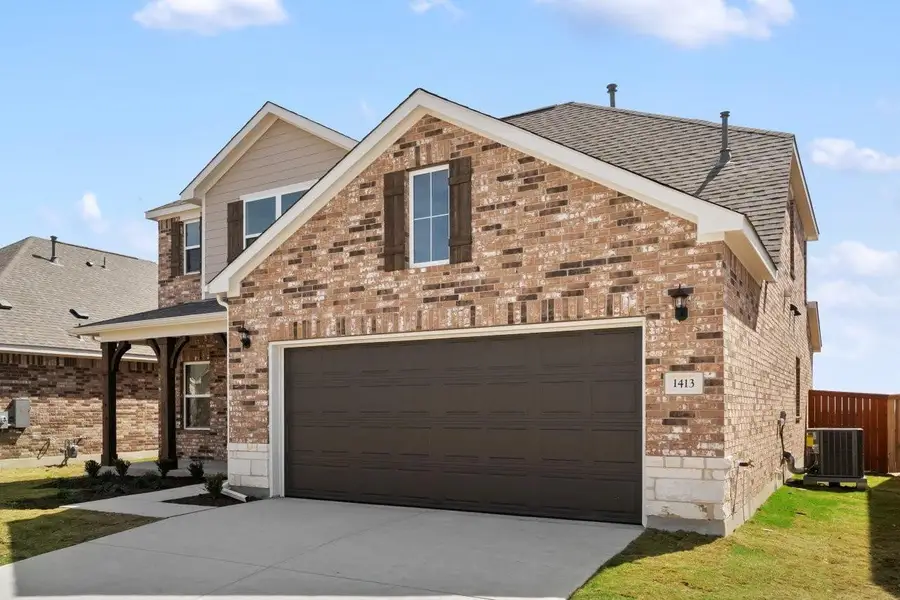 Photos are representative images and renderings for illustrative purposes only. Actual structural options and design images of the home may vary.