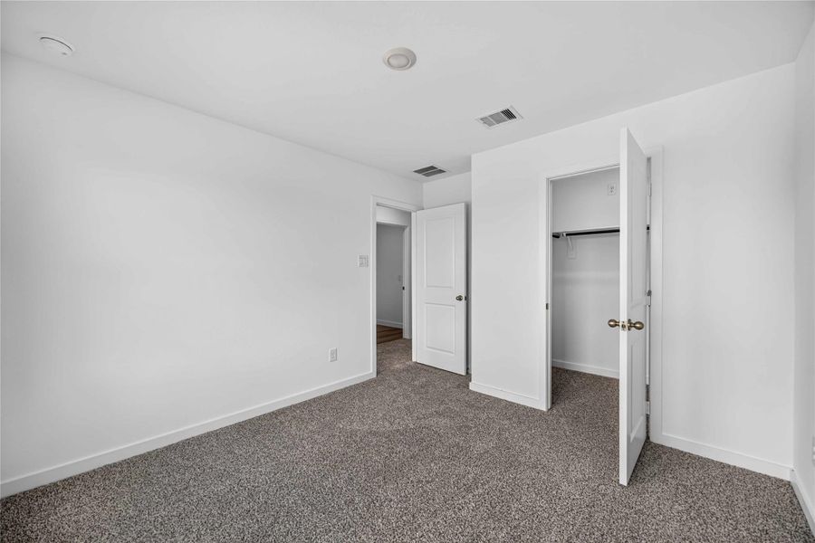 Spacious, unfurnished interior of a new home in City Gate, Houston (Image 18).