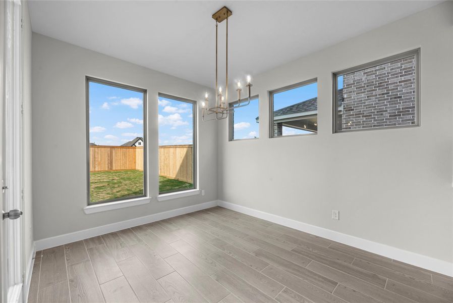 Representative image. Features, selections and colors may vary. Representative image. Features, selections and colors may vary.