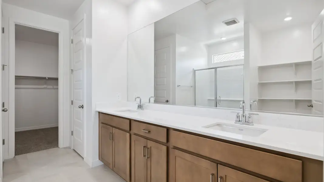 Furnished interior view inside a new home in El Cidro, Goodyear (Image 10).