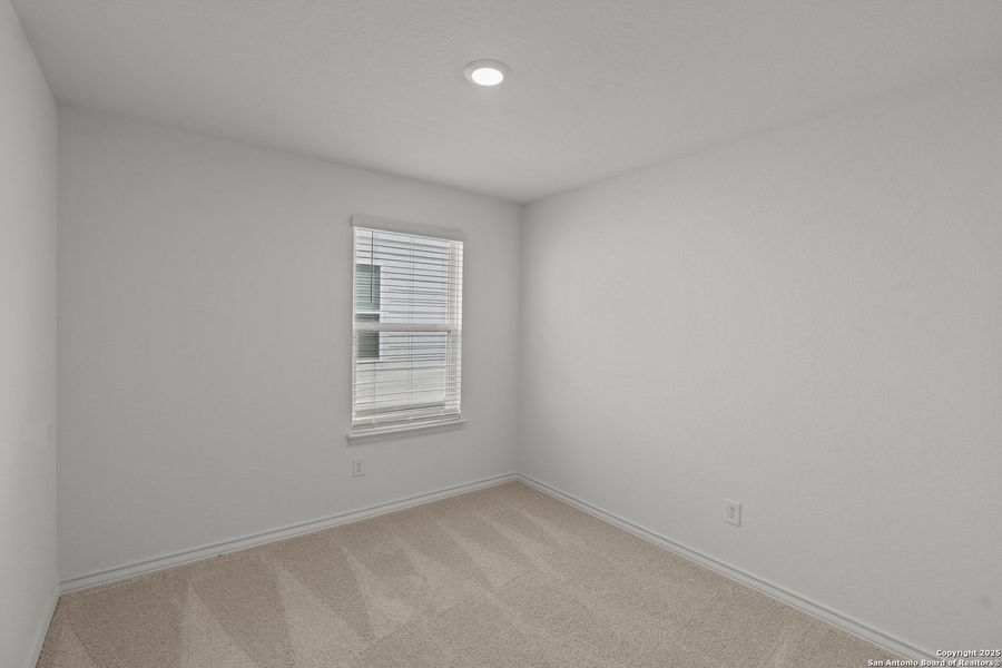 Spacious, unfurnished interior of a new home in Corley Farms, Boerne (Image 11).