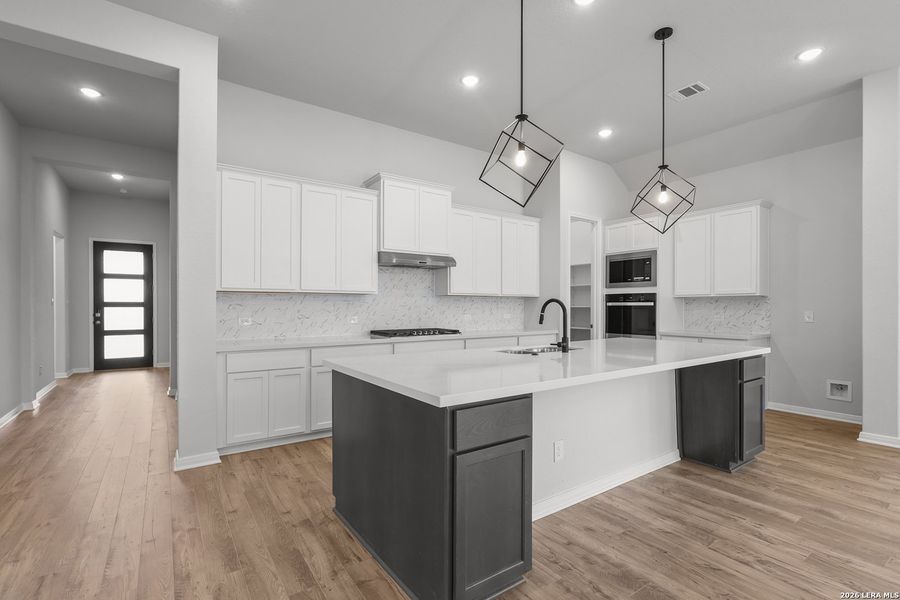 Furnished interior view inside a new home in Homestead, Schertz (Image 11).
