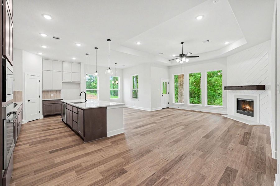 Spacious, unfurnished interior of a new home in Rose Hill Estates, Willis (Image 19).