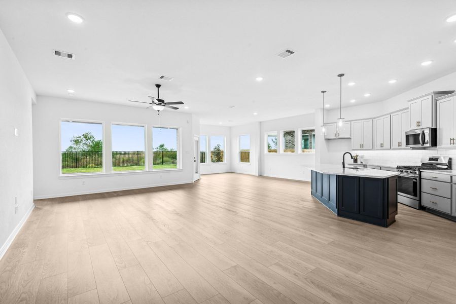 Spacious, unfurnished interior of a new home in The Grand Prairie 50’, Hockley (Image 37).