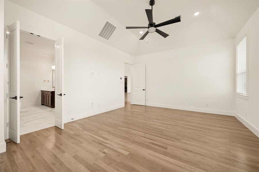 Spacious, unfurnished interior of a new home in NorthGlen, Haslet (Image 21).