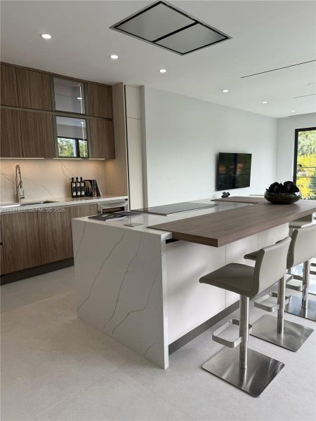 Furnished interior view inside a new home in , Key Biscayne (Image 57).