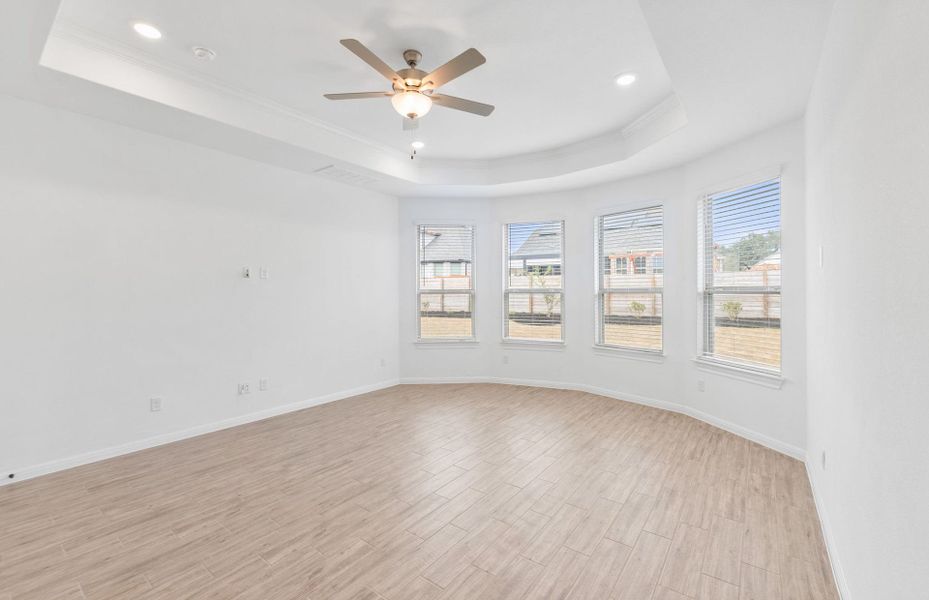 Spacious, unfurnished interior of a new home in Bluffview Reserve, Leander (Image 57).