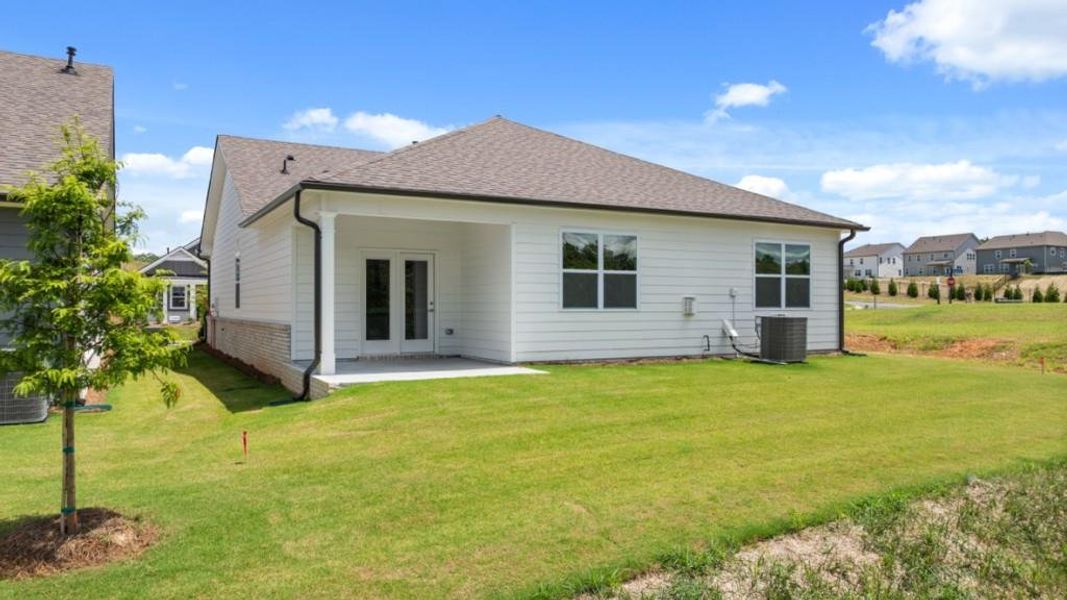Exterior details and patio area of a home in , Dallas (Image 3).