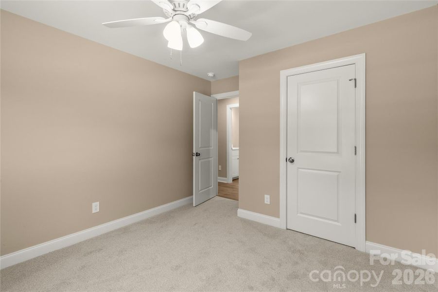 Spacious, unfurnished interior of a new home in , Kershaw (Image 17).