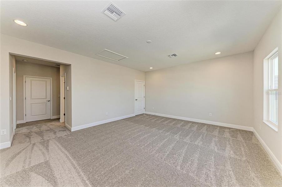 Spacious, unfurnished interior of a new home in North River Ranch, Parrish (Image 25). Spacious, unfurnished interior of a new home in North River Ranch, Parrish (Image 25).