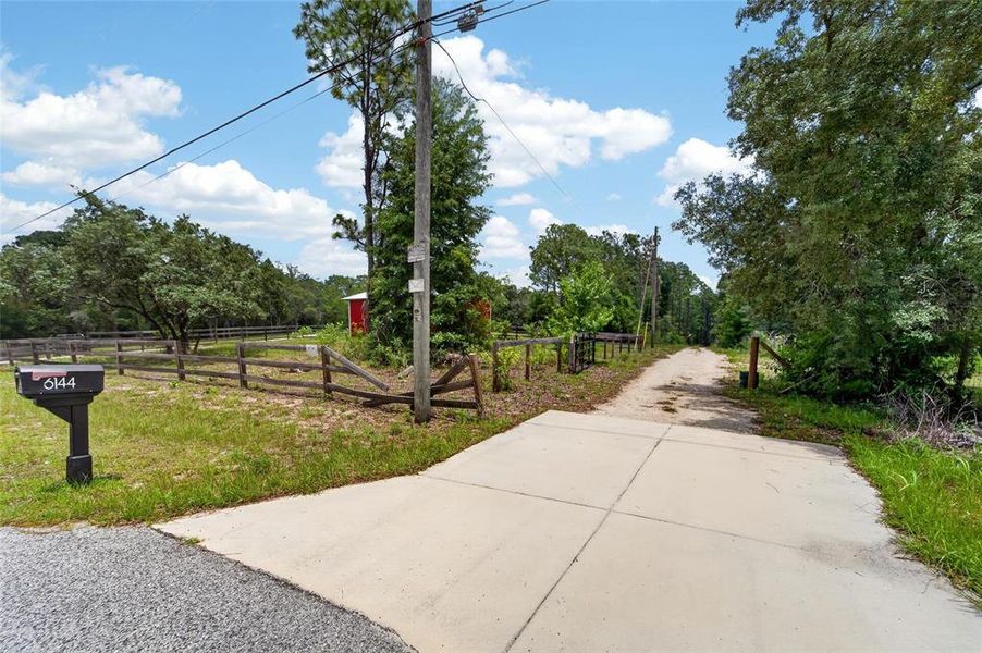 Community amenities in , Brooksville (Image 34).