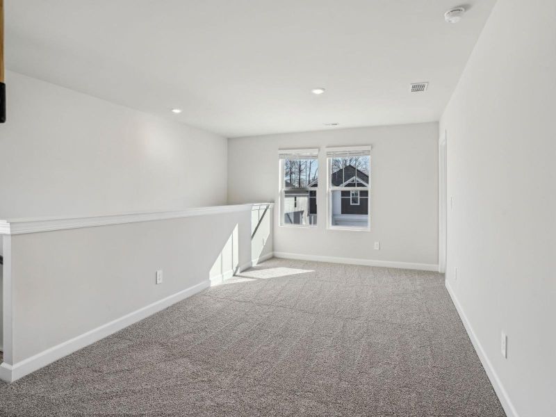 Spacious, unfurnished interior of a new home in Walnut Reserve, Conover (Image 10).