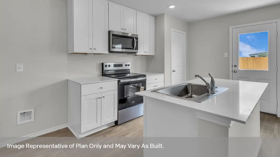 Furnished interior view inside a new home in Ladera, Luling (Image 9).