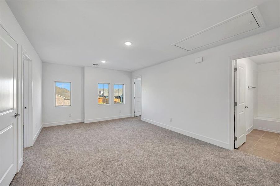 Spacious, unfurnished interior of a new home in Gateway Parks, Forney (Image 27).