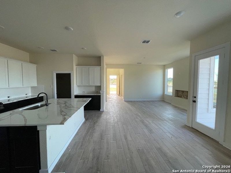 Spacious, unfurnished interior of a new home in The Crossvine, Schertz (Image 13).