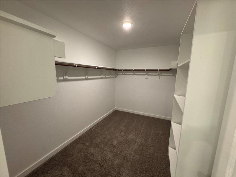 Spacious, unfurnished interior of a new home in Hunters Glen, Jarrell (Image 17).