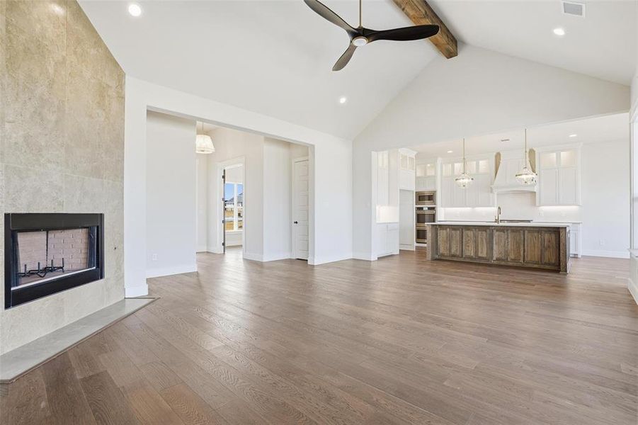 Spacious, unfurnished interior of a new home in Aledo Heights - Aledo ISD, Aledo (Image 29).