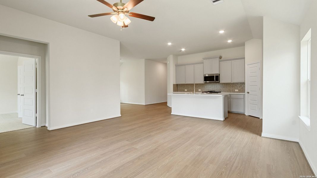 Spacious, unfurnished interior of a new home in Stream Waters, Seguin (Image 19). Spacious, unfurnished interior of a new home in Stream Waters, Seguin (Image 19).
