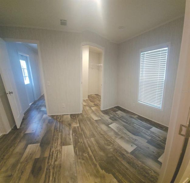 Spacious, unfurnished interior of a new home in , Lake City (Image 9).