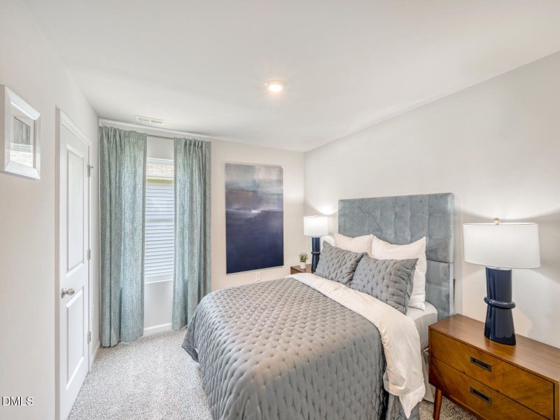 RAL_Oak-Manor_343-Lennon_Interior_Bed2