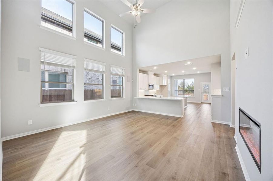 3909 Crystal Cove - Living Area