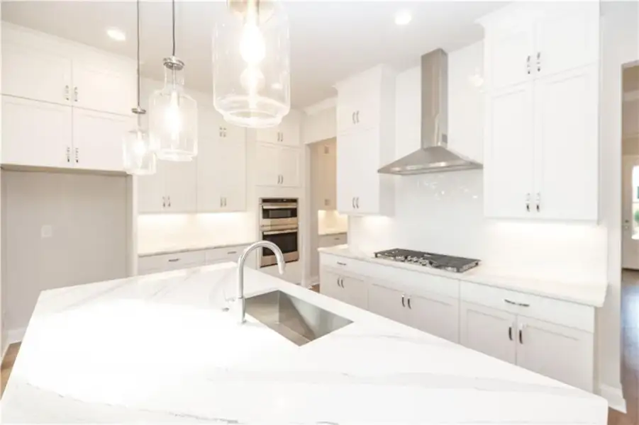 Furnished interior view inside a new home in Aberdeen, Hoschton (Image 10).