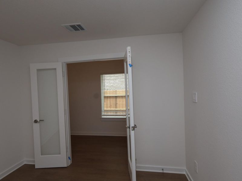 Spacious, unfurnished interior of a new home in Sorella, Tomball (Image 15).