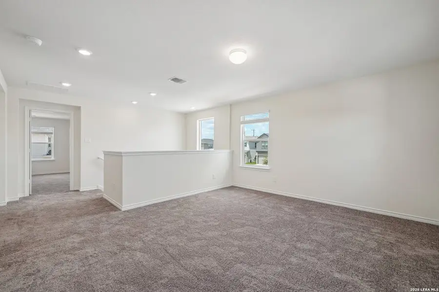 Spacious, unfurnished interior of a new home in , San Antonio (Image 17).