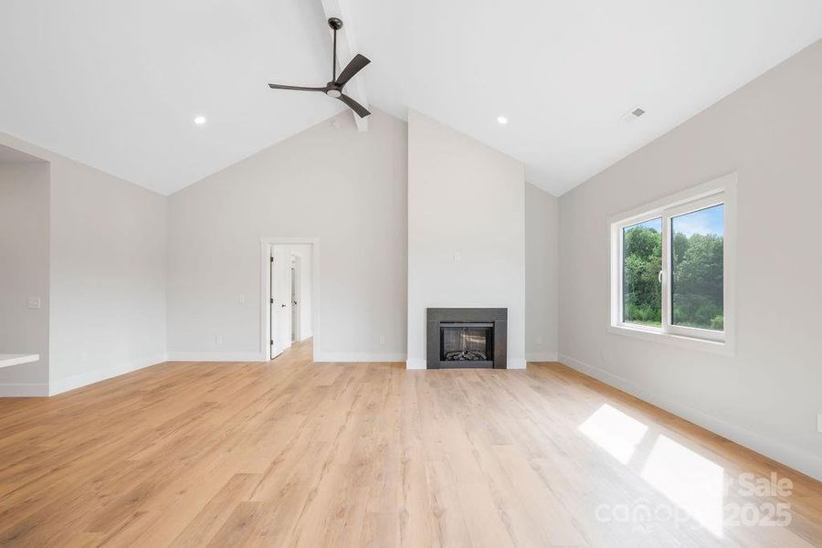 Spacious, unfurnished interior of a new home in , Lincolnton (Image 16).