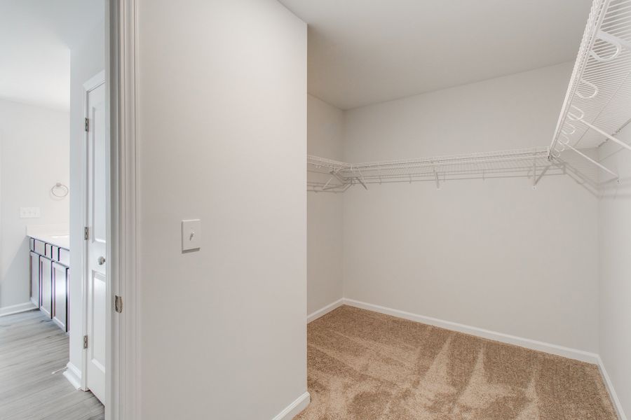 Spacious, unfurnished interior of a new home in Ellington, Elgin (Image 29).