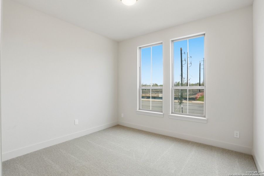 Spacious, unfurnished interior of a new home in Haby Hill 50s, San Antonio (Image 46).