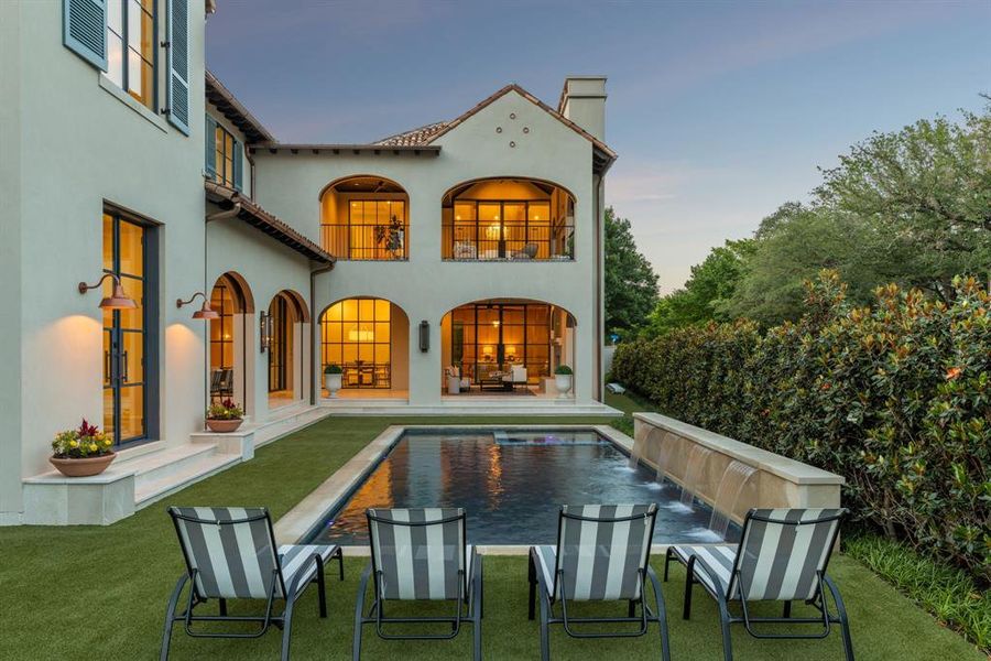 Exterior details and patio area of a home in Highland Park, Highland Park (Image 3).