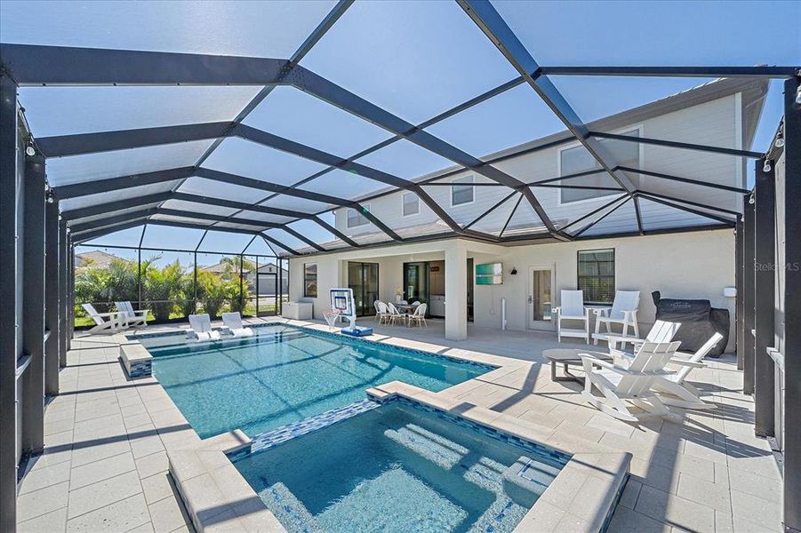 Exterior details and patio area of a home in , Bradenton (Image 24).
