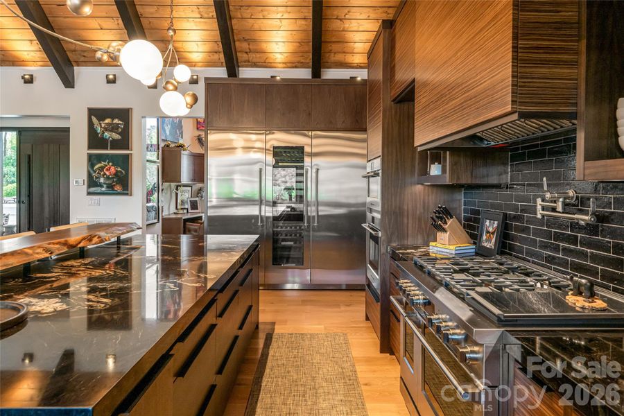 Community amenities in , Fairview (Image 25).