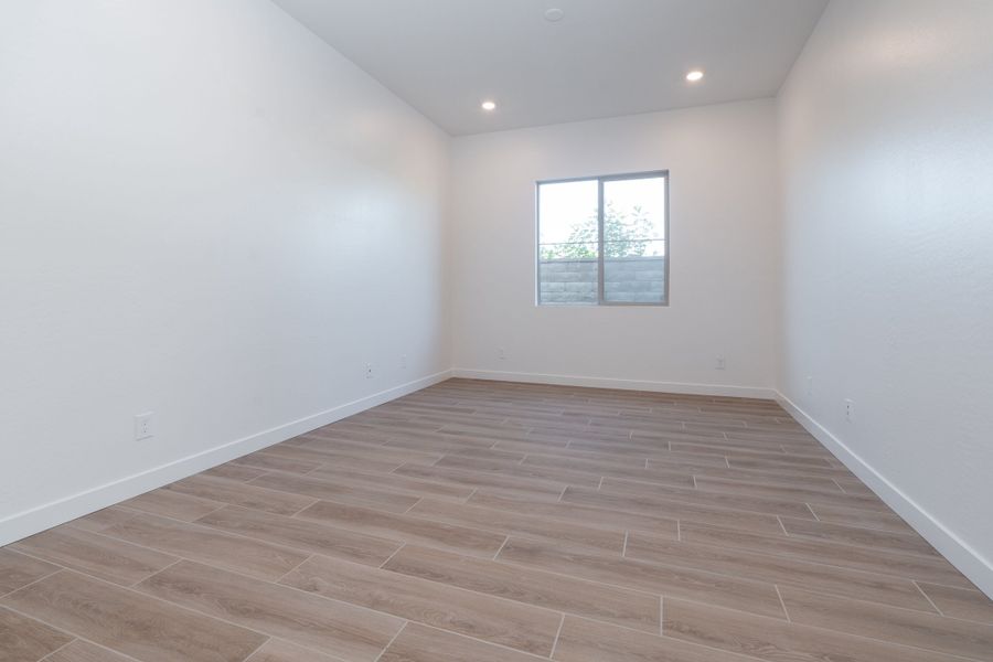 Spacious, unfurnished interior of a new home in Waterston Central, Gilbert (Image 11).