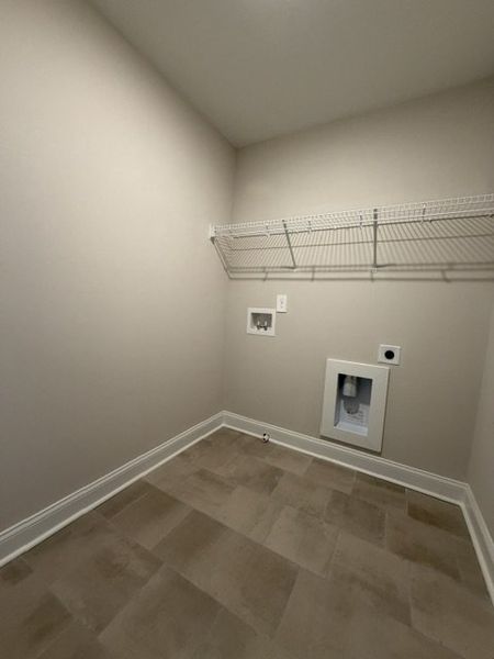 Spacious, unfurnished interior of a new home in Lakefield, Palmetto (Image 18).