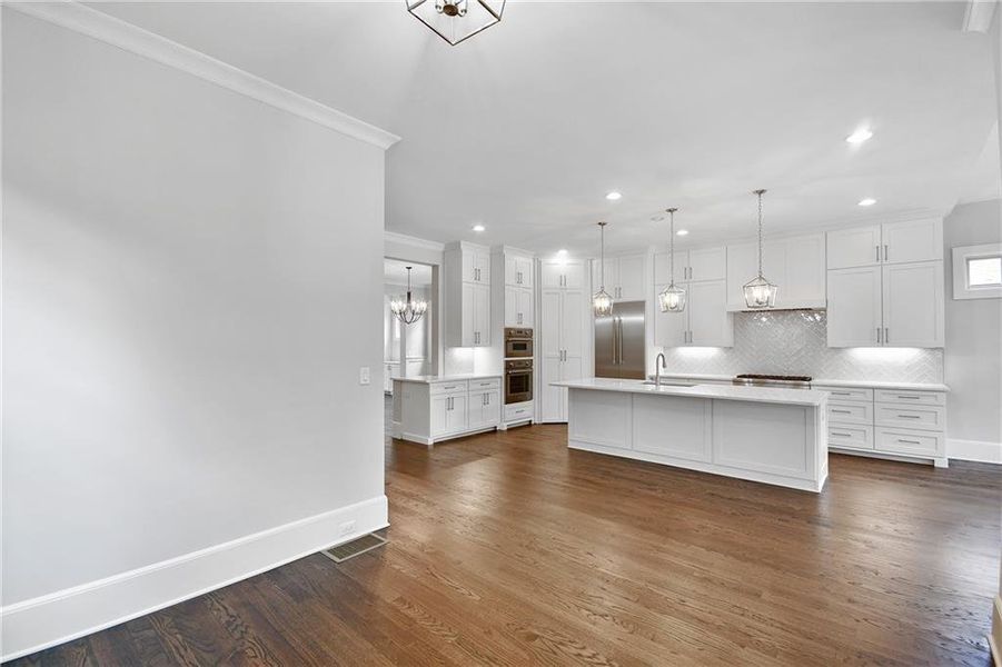 Spacious, unfurnished interior of a new home in Laurel View, Suwanee (Image 19).