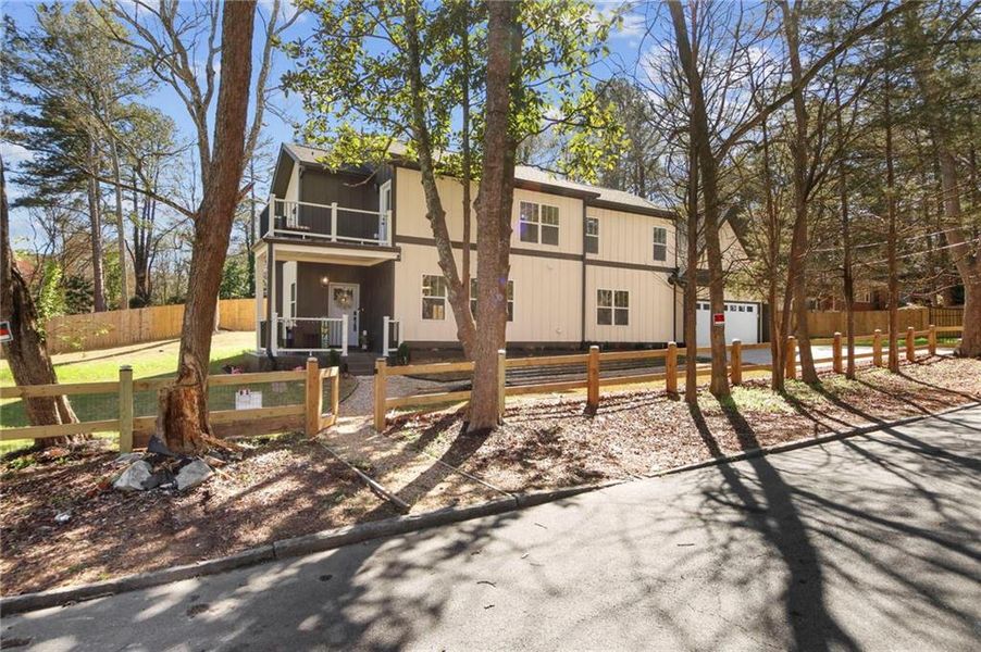 Exterior details and patio area of a home in , Atlanta (Image 30).